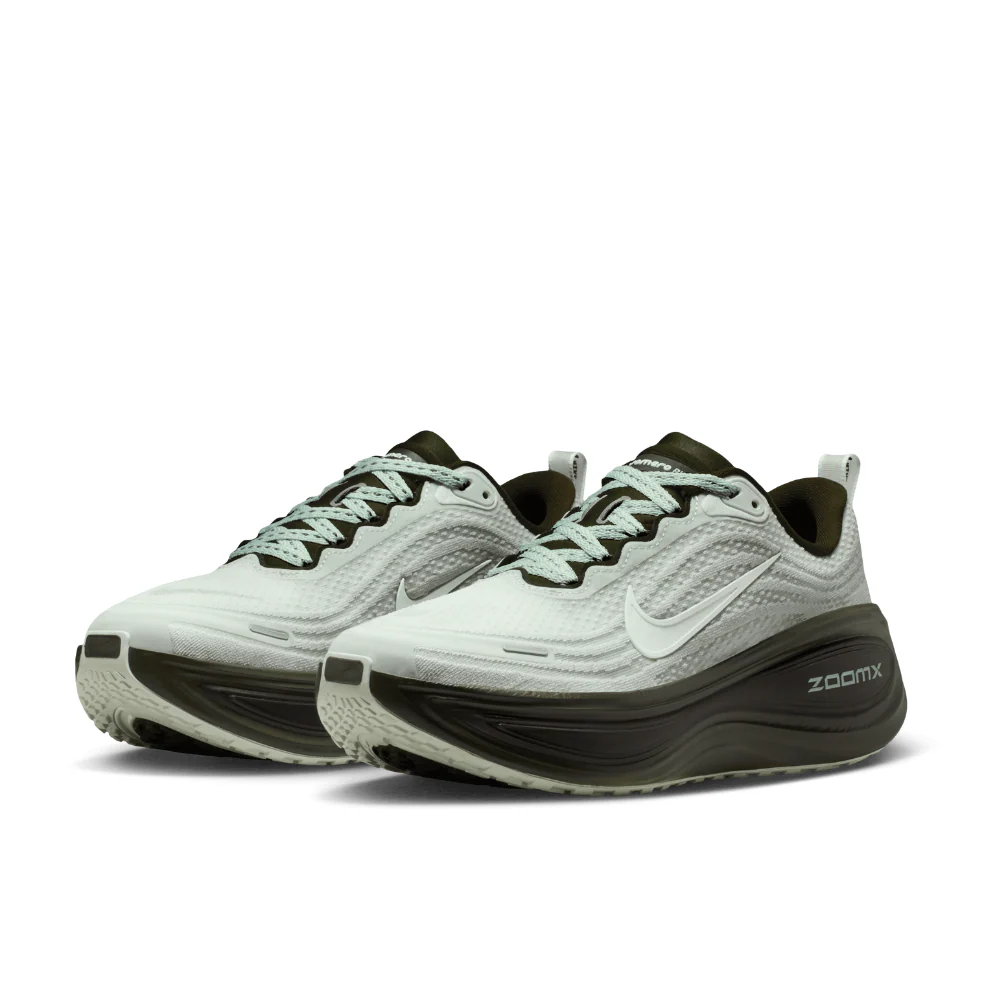 Nike Vomero Plus SE - Barely Green/Sequoia